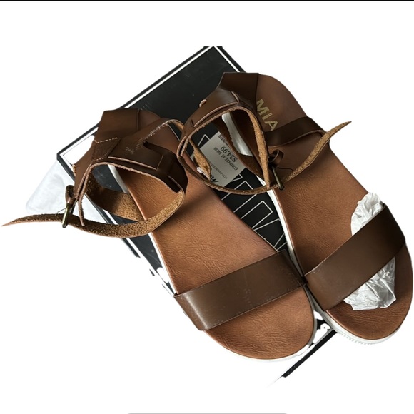 MIA - Picture 2 of 3